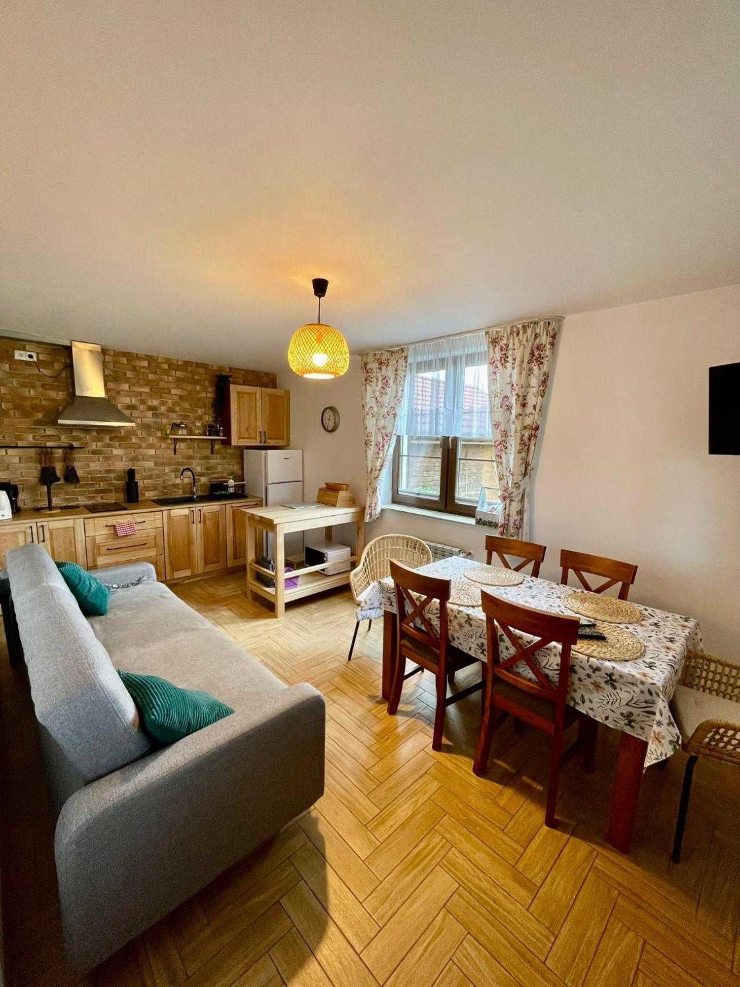 Wypoczynek Pod Lipami Bed & Breakfast รูเชียนา-นิดา ภายนอก รูปภาพ